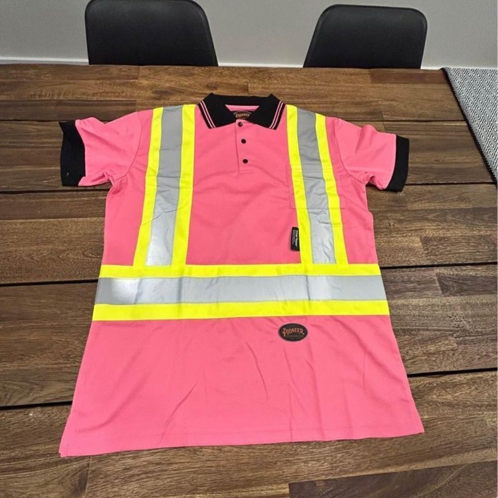 Woman’s high visibility collared shirt. Class 1, level 2. Size large. New!